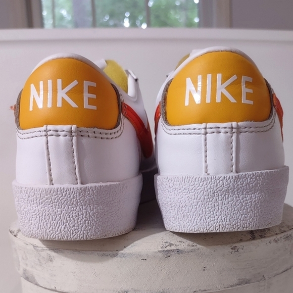 Nike Blazer Low 77  Women's 5.5 Youth 4 White/Blue/Orange - Picture 3 of 12